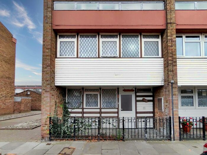 3 Bedroom Maisonette To Rent In Seabrooke Rise, Grays RM17