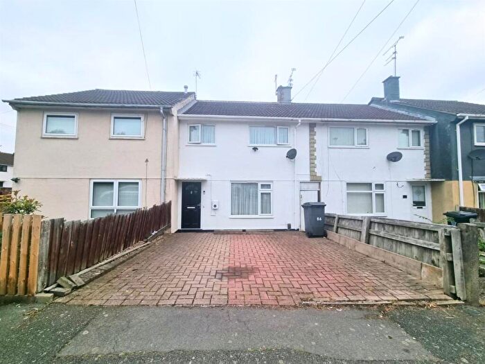 3 Bedroom Terraced House For Sale In Drumcliff Road, Thurnby Lodge, Leicester, LE5