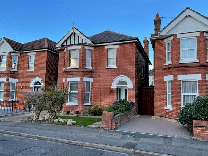 2 Bedroom Flat To Rent In 33 Orcheston Road Charminster Bournemouth, BH8