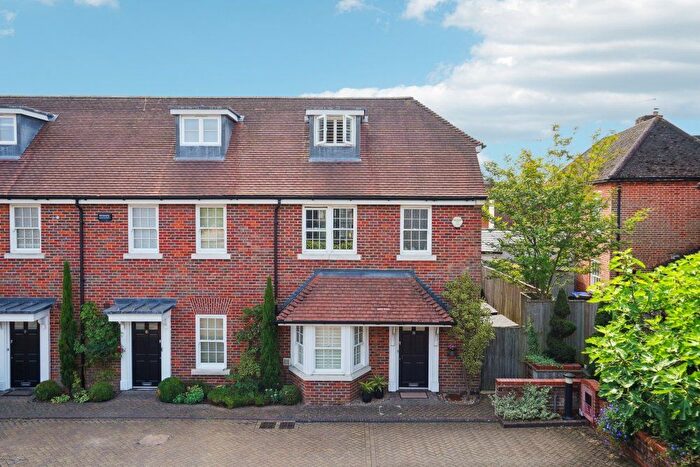 3 Bedroom Detached House To Rent In Blue Dragon Yard, Beaconsfield, Buckinghamshire, HP9