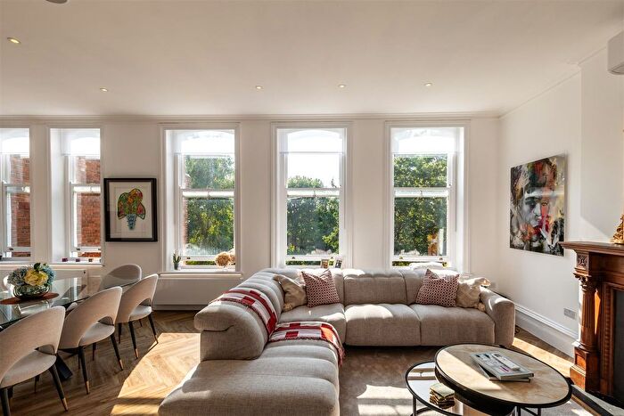 3 Bedroom Flat For Sale In Lindfield Gardens, Hampstead, London, NW3