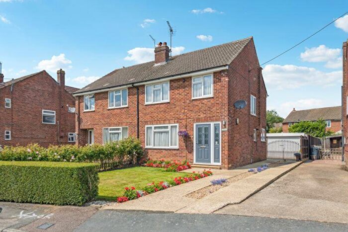 3 Bedroom Semi-Detached House For Sale In Wykeridge Close, Chesham, HP5