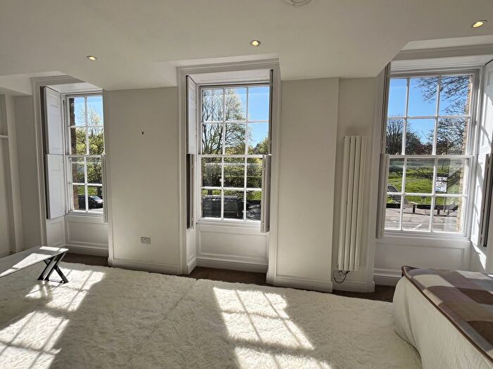 Studio To Rent In New Road, Rochester, Kent, ME1