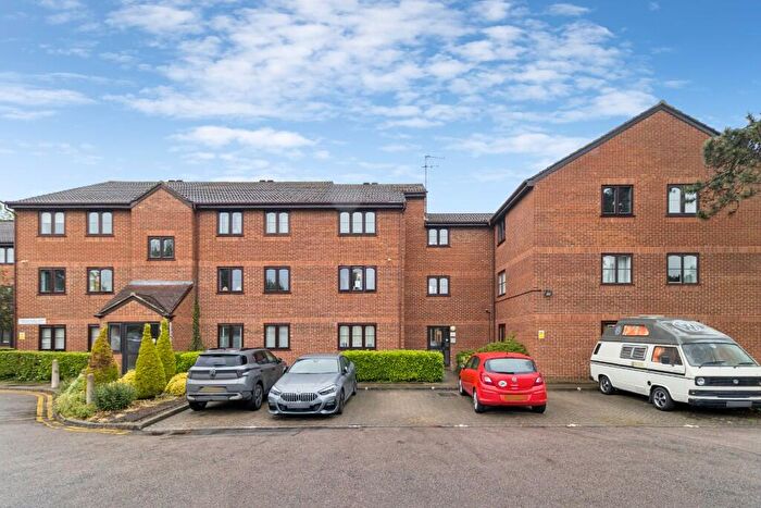 1 Bedroom Apartment For Sale In Old Mill Gardens, Berkhamsted, HP4