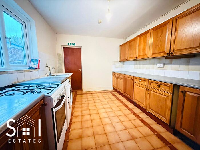 5 Bedroom Terraced House To Rent In Townsend Road, Southall, UB1