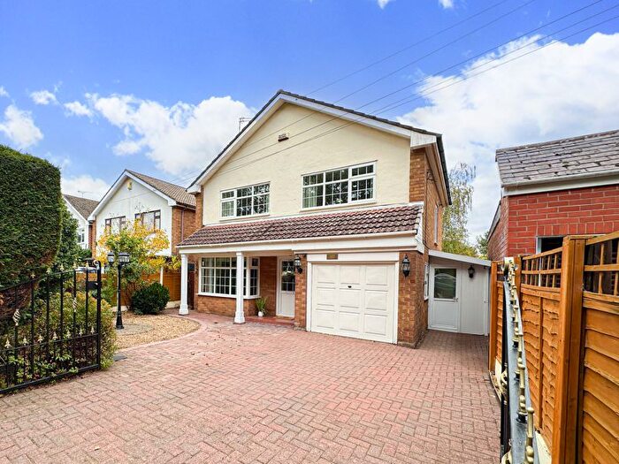 3 Bedroom Detached House For Sale In Hooton Road, Willaston, Wirral, CH64