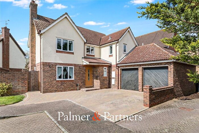 4 Bedroom Detached House For Sale In Lorien Gardens, South Woodham Ferrers, Chelmsford, Essex, CM3