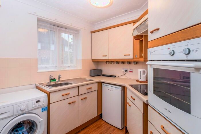 1 Bedroom Flat To Rent In Station Street, Saffron Walden, CB11