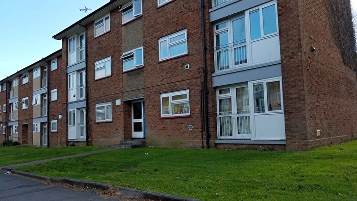 1 Bedroom Flat To Rent In Townsley Close, Luton, Bedfordshire, LU1
