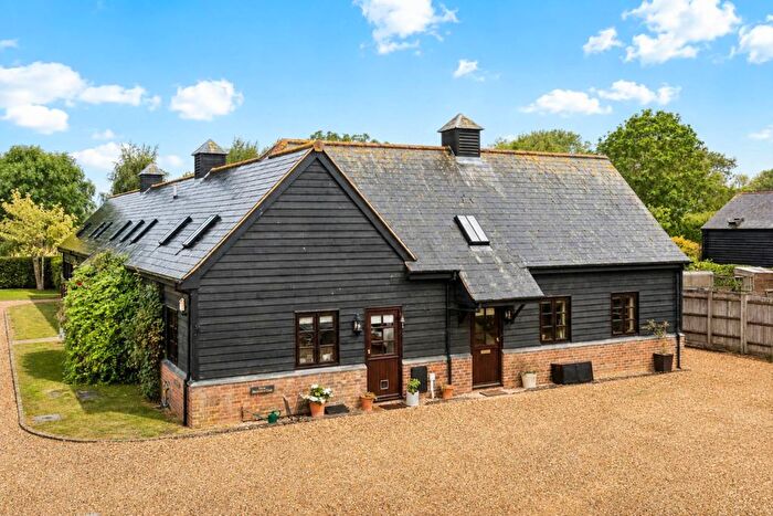 3 Bedroom Barn Conversion For Sale In Bucklands Croft, Wilstone, Tring, HP23