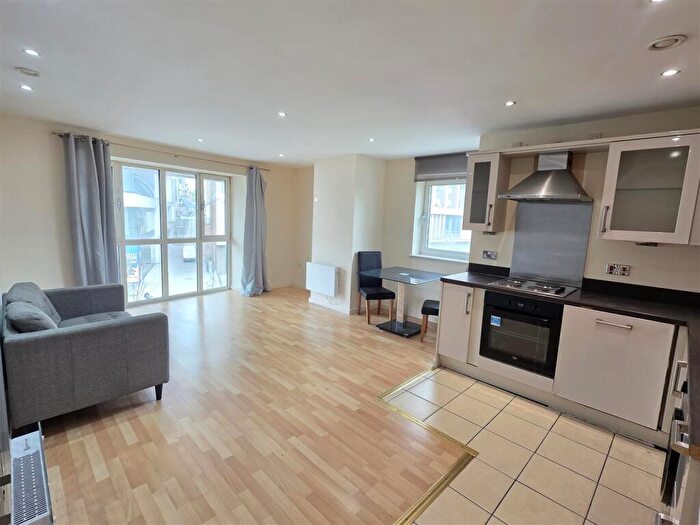 2 Bedroom Apartment To Rent In Masshouse Plaza, Birmingham, B5