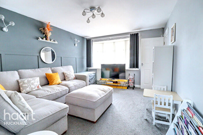 3 Bedroom Semi-Detached House For Sale In Derwent Drive, Nottingham, NG17