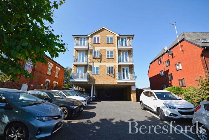 2 Bedroom Flat For Sale In Chipping Lodge, Western Road, RM1