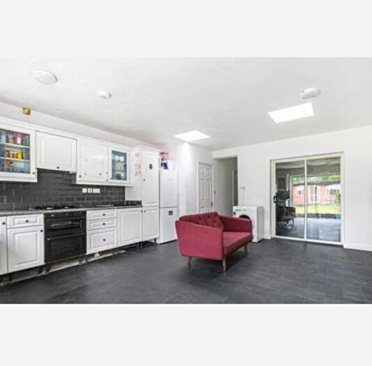 4 Bedroom Terraced House To Rent In Mornington Crescent, Hounslow, TW5