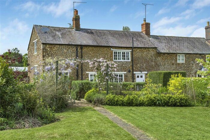 3 Bedroom End Of Terrace House For Sale In Wardington, Nr Banbury, Oxfordshire, OX17