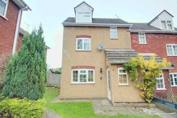 3 Bedroom Semi-Detached House To Rent In Parsonage Court, Tring, HP23