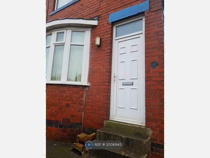 3 Bedroom Semi-Detached House To Rent In Handsworth Crescent, Sheffield, S9