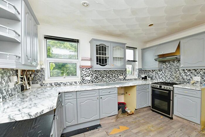 1 Bedroom Flat For Sale In Clarence Court, Plymouth, PL1