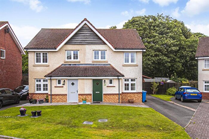 3 Bedroom Semi-Detached House For Sale In Middlebank Grove, Dunfermline, KY11
