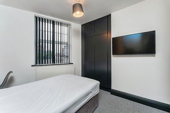 3 Bedroom Flat To Rent In Sealand Road, Chester, Cheshire, CH1
