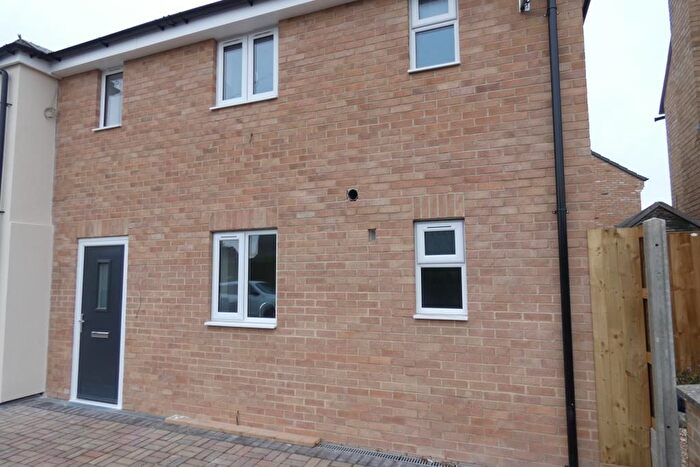 1 Bedroom Flat To Rent In Brize Norton Road, Carterton, Oxon, OX18