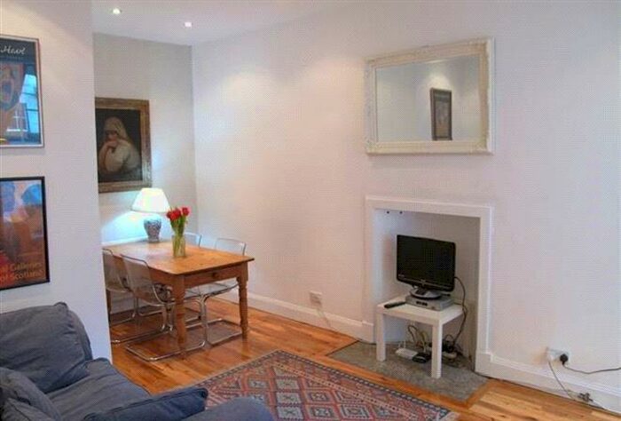 2 Bedroom Flat To Rent In Dean Street, Edinburgh, EH4