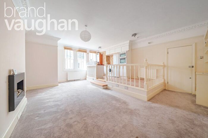 1 Bedroom Flat To Rent In Palmeira Square, Hove, East Sussex, BN3