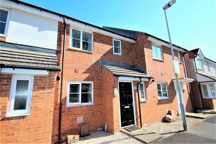 2 Bedroom Terraced House To Rent In Cotton Road, PO3