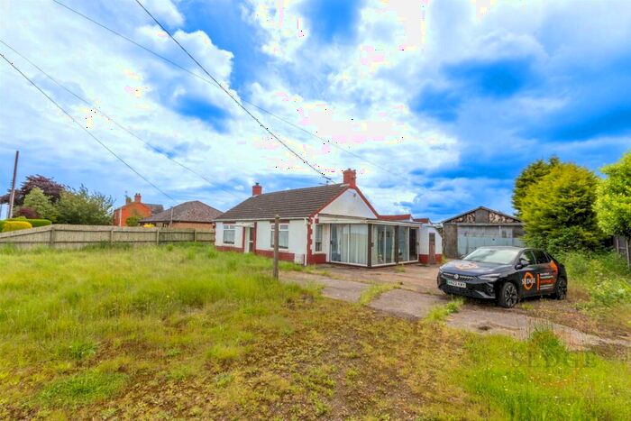 2 Bedroom Detached Bungalow For Sale In Moulton Chapel Road, Moulton Chapel, Spalding, PE12