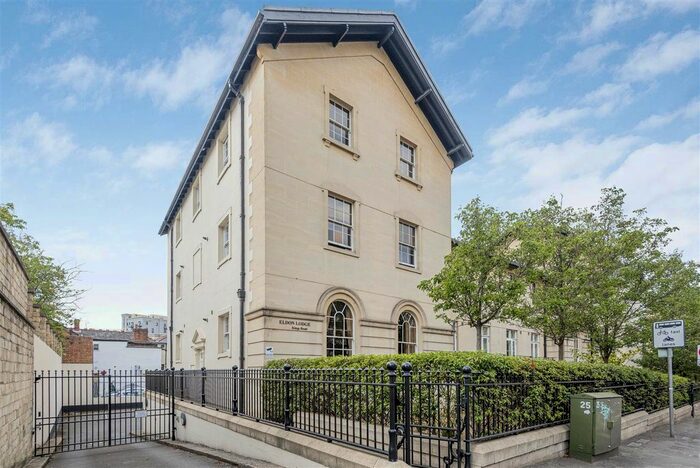 1 Bedroom Flat For Sale In Eldon Lodge, Kings Road, Reading, RG1