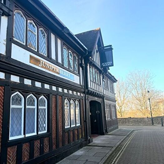 2 Bedroom Flat To Rent In Castle Square, Southampton, SO14