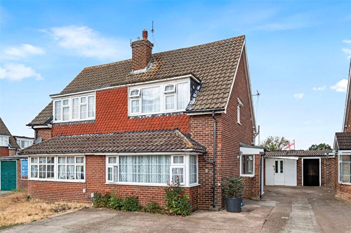 3 Bedroom Semi-Detached House For Sale In Osborne Close, Hanworth, TW13