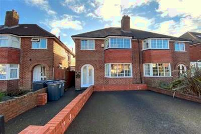 3 Bedroom House To Rent In Slade Road, Four Oaks, B75