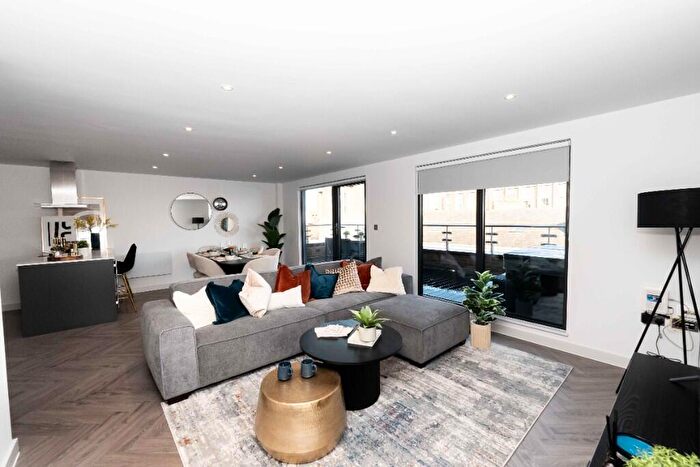 2 Bedroom Apartment To Rent In Duke Street, Liverpool, Merseyside, L1