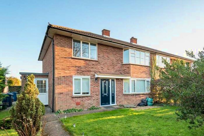 2 Bedroom Maisonette Flat To Rent In Berkeley Avenue, Chesham, HP5