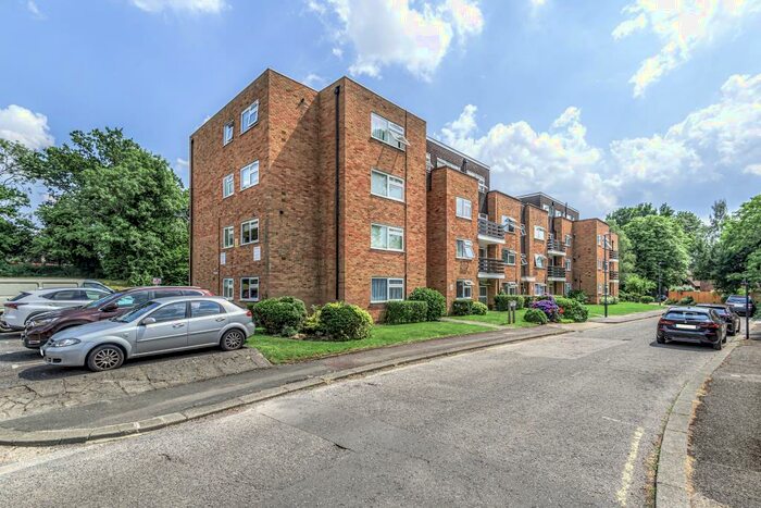 3 Bedroom Apartment To Rent In Mentmore Court, Stanmore, HA7