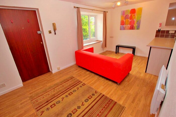 Studio To Rent In Fairhaven Close, St Mellons, Cardiff, CF3