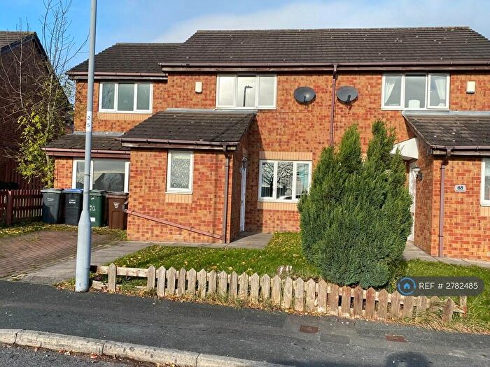 4 Bedroom Semi Detached House To Rent In Bierley House Avenue, Bradford, BD4