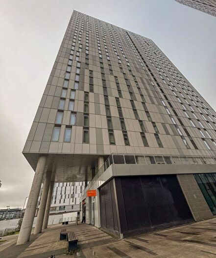 2 Bedroom Flat For Sale In Michigan Point Tower B, Michigan Avenue, M50