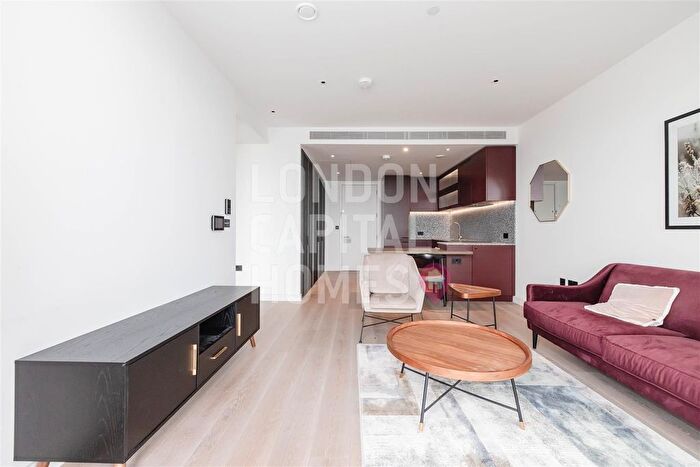 2 Bedroom Flat To Rent In Legacy Building, Viaduct Gardens, London, SW11