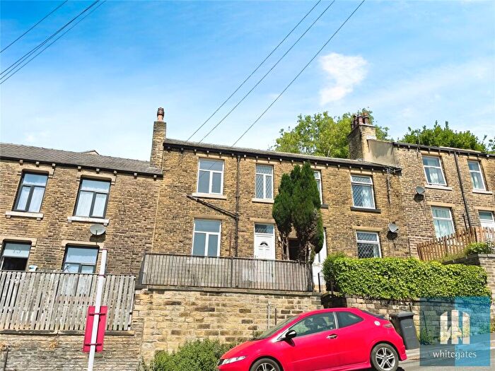 2 Bedroom Terraced House For Sale In Cowcliffe Hill Road, Huddersfield, HD2