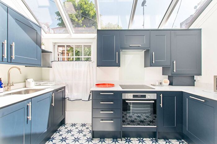 1 Bedroom Flat To Rent In Needham Road, Artesian Village, London, W11