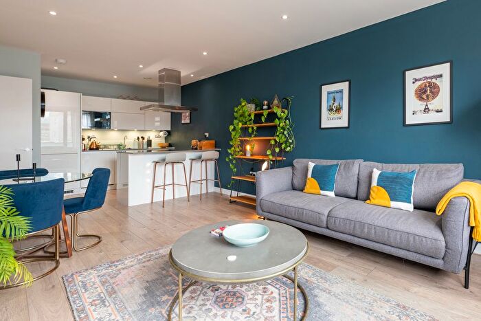 1 Bedroom Flat To Rent In Cornhill House, London, E3