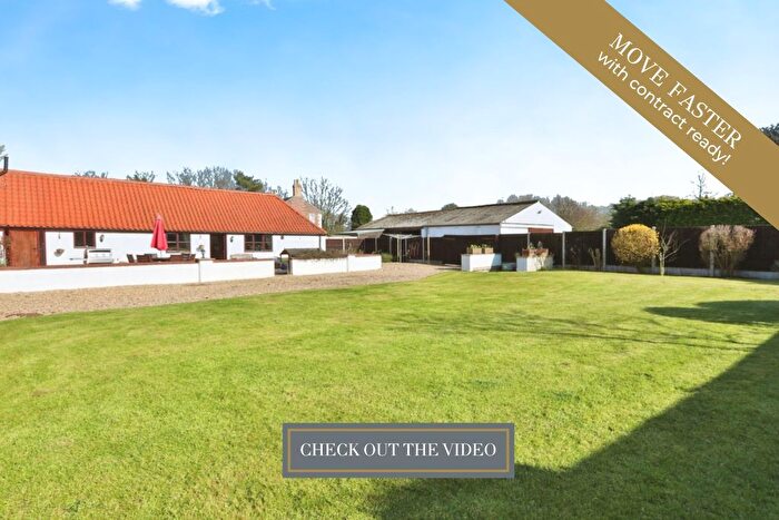 4 Bedroom Semi-Detached House For Sale In Elstronwick, Hull, HU12