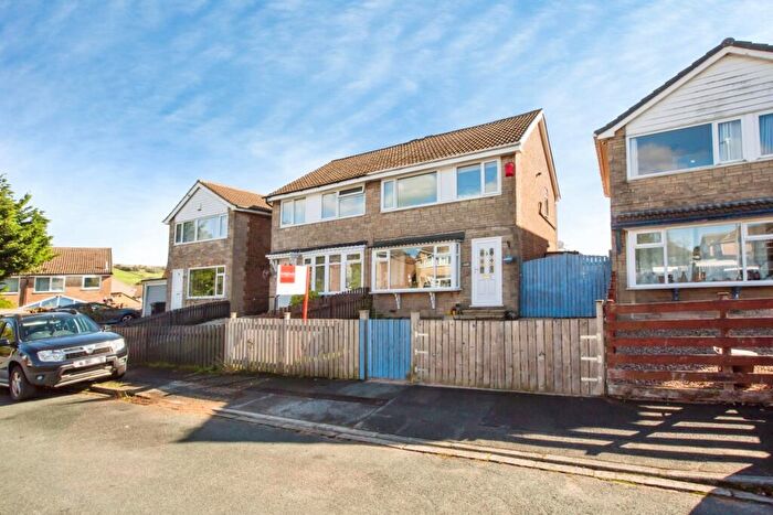 3 Bedroom Semi-Detached House For Sale In Ashfield Drive, Halifax, West Yorkshire, HX3