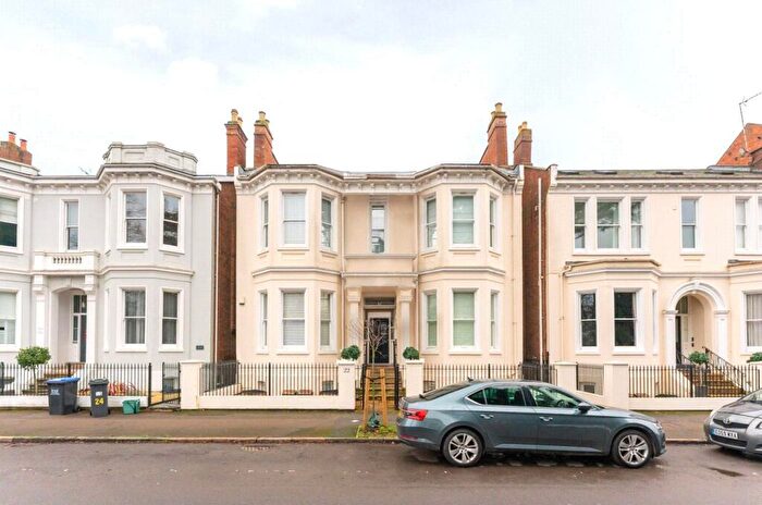 3 Bedroom Flat To Rent In Leam Terrace, Leamington Spa, Warwickshire, CV31
