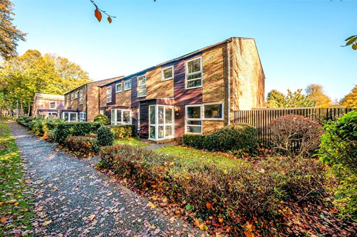 3 Bedroom End Of Terrace House For Sale In Foxbury, New Ash Green, Longfield, Kent, DA3