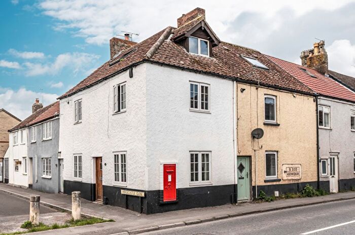 2 Bedroom Cottage For Sale In Horsecastle Close, Yatton, Bristol, BS49
