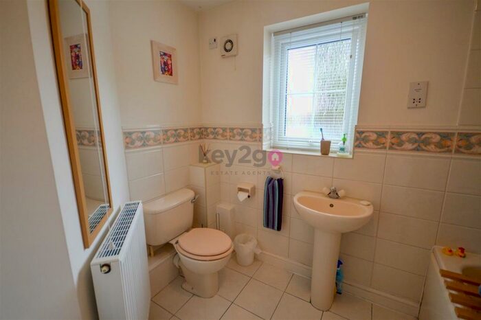1 Bedroom Town House To Rent In Hall Meadow Drive, Halfway, S20