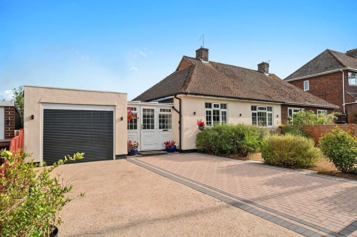 2 Bedroom Semi Detached Bungalow For Sale In Hollywood Lane, Wainscott, Kent., ME3